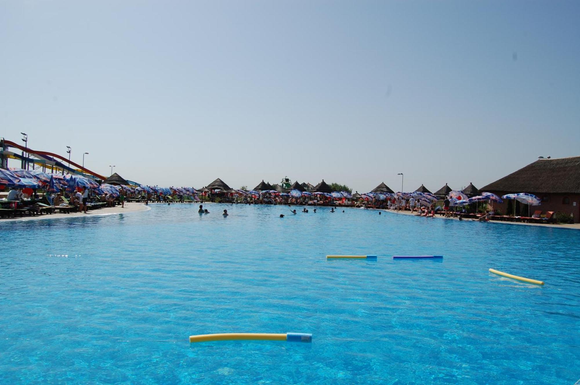 S Club Resort Hotel Aqua Park And Spa Belgrád Kültér fotó